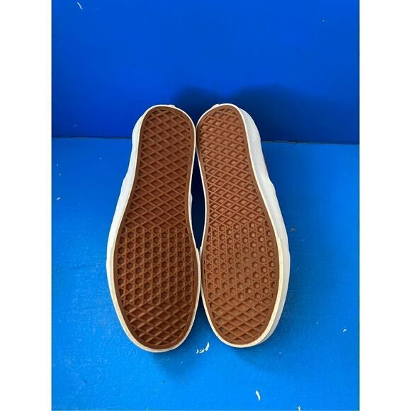 P&c Ryl Bl Apricot buff Classic Slip-on  VN0A4U38WTJ  shoes size 9 men - Picture 5 of 6